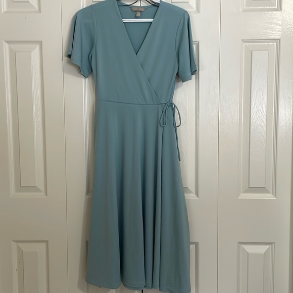 H&M xs light blue v neck wrap dress, wide sleeve - Picture 3 of 10